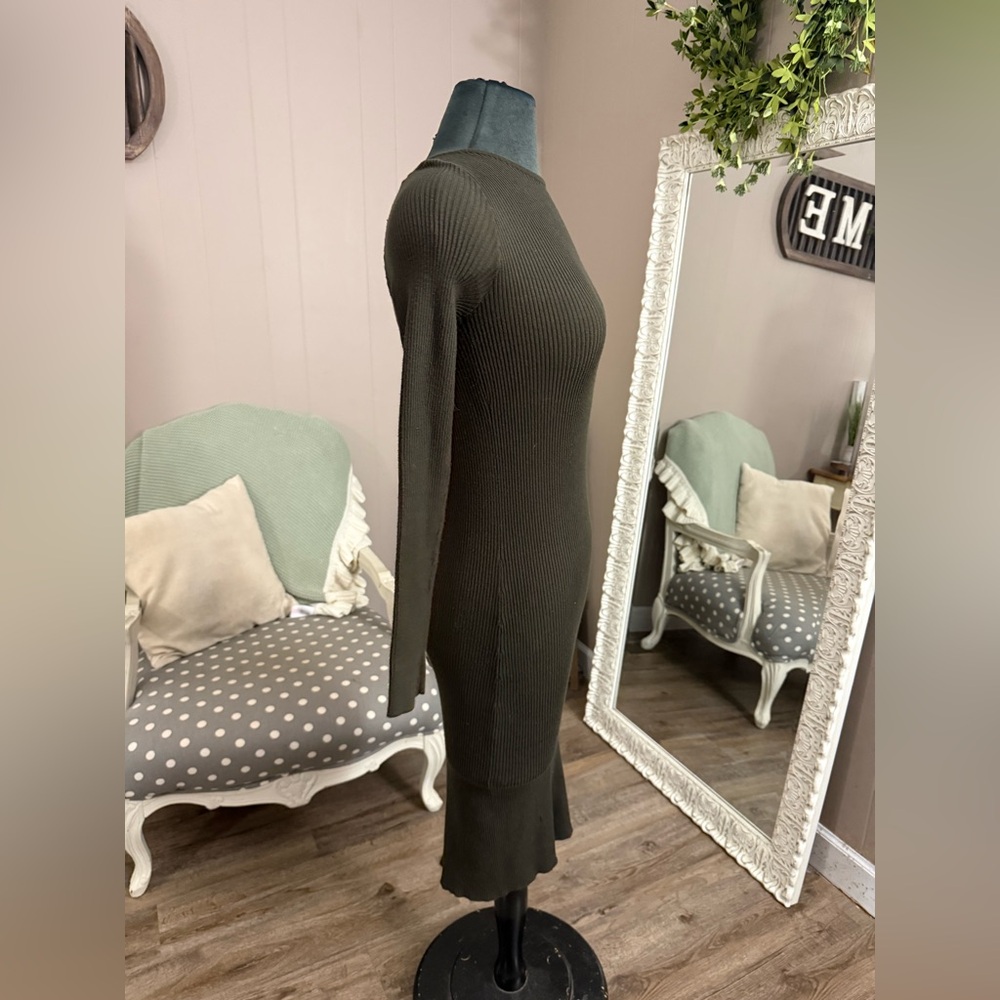 Dynamite • Full Zipper Back Bodycon Dress - Picture 7 of 8